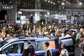 Arranca Automobile Barcelona 2025 con novedades, coches de cine y gran presencia de eléctricos y marcas chinas