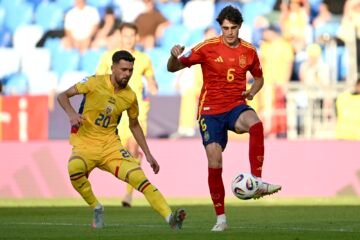 España evita un sofoco en un arreón final ante Rumanía