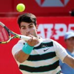 Alcaraz vence en su debut en Queen’s y confirma que llega más fresco que nunca a la hierba