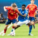 España firma las tablas y el liderato contra una Italia que amenazó al final