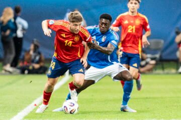 España firma las tablas y el liderato contra una Italia que amenazó al final