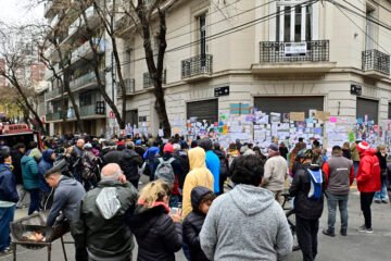 El balcón vedado y la tobillera electrónica: el humillante crepúsculo de Cristina Kirchner