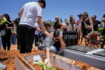 Israel intensifica los ataques contra el plan nuclear iraní y rebaja su estado de emergencia