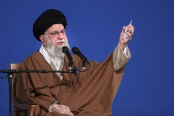 El líder supremo iraní, el ayatolá Jamenei, nombra a tres posibles sucesores por si le matan