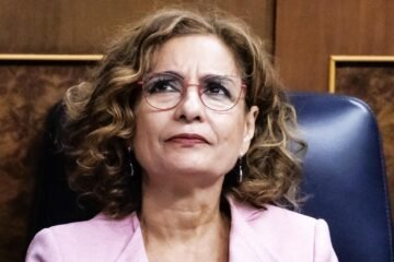 Dimite un alto cargo de Hacienda tras ser acusado de cobrar para anular multas fiscales