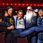 Eagles of Death Metal celebran los 10 años de su nueva vida en Barcelona