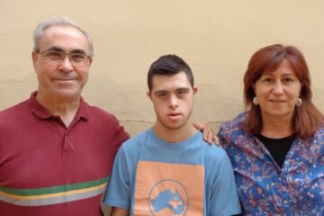 Rubén, el joven obligado a matricularse en un colegio de educación especial cuando era niño, será indemnizado con 25.000 euros