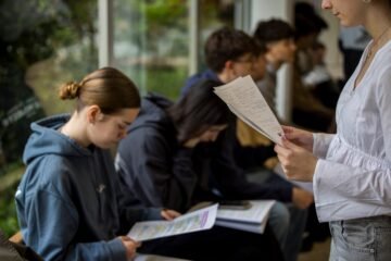 Ser un alumno brillante ya no garantiza estudiar la carrera soñada en la universidad pública