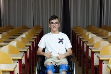 Marcos, el estudiante con discapacidad motora que hizo la Selectividad dictando las respuestas y ha logrado entrar en Periodismo: “Nadie me ha regalado nada”