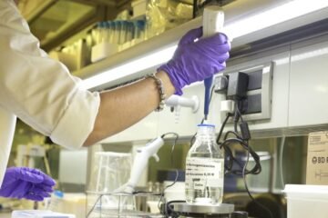 El Gobierno limitará la influencia en la sanidad pública de los médicos que cobran de las farmacéuticas