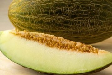 Ni dar palmaditas ni moverlos: así se distingue si un melón está bueno en el supermercado
