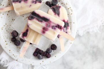 Helado de coco y arándanos: el snack que querrás a cualquier hora para refrescarte