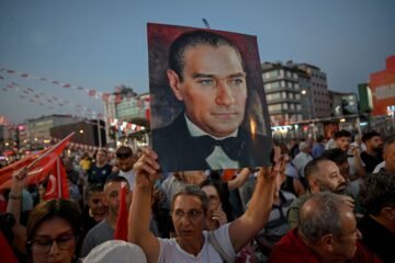 La oposición a Erdogan, acorralada judicialmente con decenas de juicios que tachan de «golpe de Estado»
