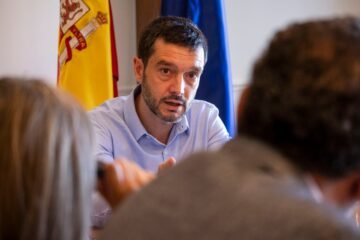 Bustinduy pretende restringir que los menores se expongan a 4.000 anuncios de comida insana al año