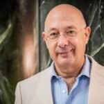 Rob Riemen, filósofo: “Vivimos en una cultura de la muerte donde las personas son reducidas a robots”