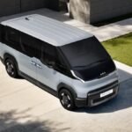 Kia reinventa el concepto de monovolumen con su futurista y minimalista PV5, un vehículo eléctrico que llega a España desde 25.000 euros