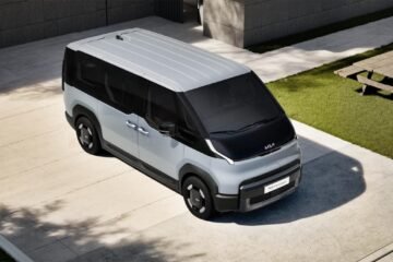 Kia reinventa el concepto de monovolumen con su futurista y minimalista PV5, un vehículo eléctrico que llega a España desde 25.000 euros