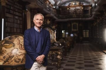 Dan Brown: “Creo firmemente que la ciencia y la religión pueden coexistir y cooperar”