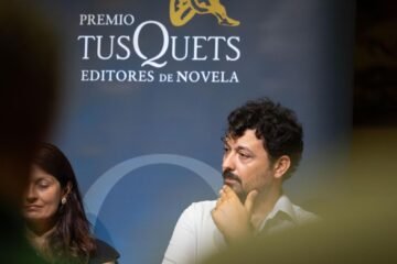 Francisco Serrano gana el premio Tusquets con la historia de una célula anticapitalista de los setenta