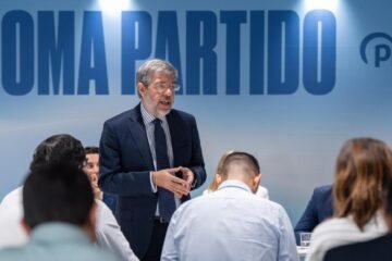Alberto Nadal admite que el PP rebajará impuestos para garantizar la energía nuclear