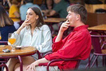 Las nuevas formas de fumar y la vuelta del ‘glamour’ del cigarrillo amenazan 20 años de guerra contra el tabaco