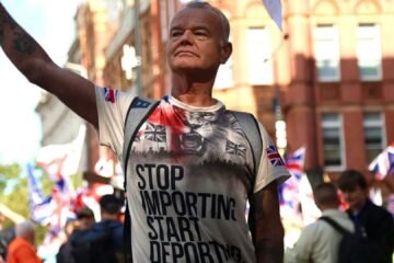 Más de 100.000 ultras toman el centro de Londres para protestar contra la inmigración