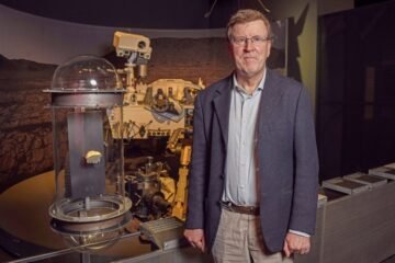 Charles Cockell:  «El 99% de la Tierra es extrema: vivimos en un planeta inhabitable con una capa muy estrecha apta para la vida»