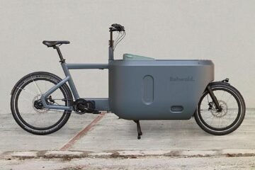 La galardonada bici eléctrica en la que puedes llevar a dos niños bien seguros o toda la carga que necesites