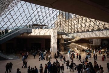 Robo en el Louvre: el museo permanece cerrado tras el hurto de varias piezas de arte