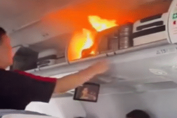 Susto entre los pasajeros de un avión de Air China por una batería portátil que se ha incendiado en pleno vuelo