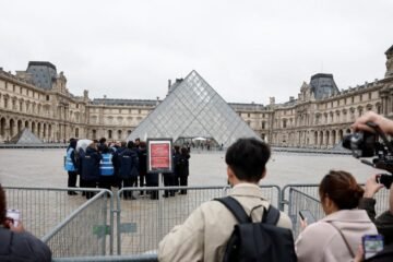 El robo en el Louvre deja un trauma en Francia como el incendio de Notre Dame