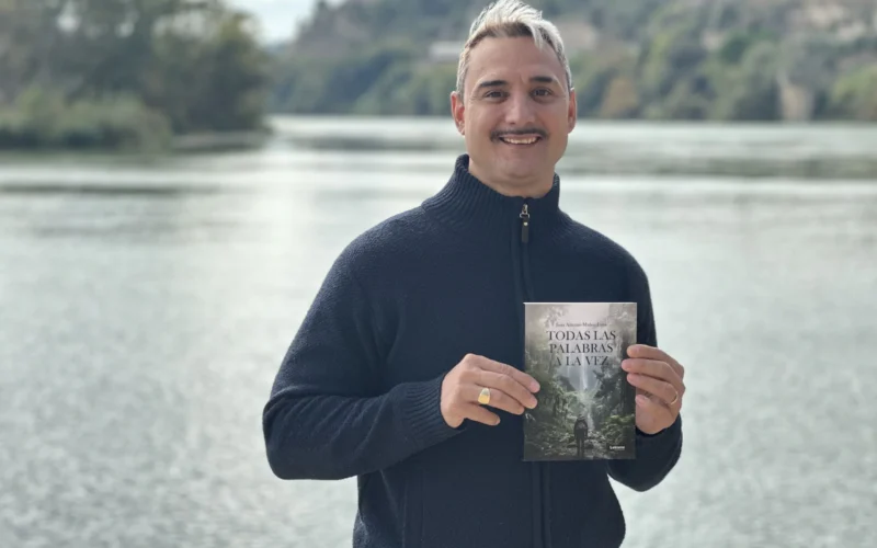 Juan Antonio Muñoz Lima publica Todas las palabras a la vez, una novela de ciencia ficción emocionante, visual y profundamente humana