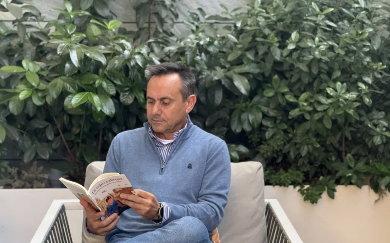 José Antonio Echeverría Villar conmueve con La vejez cabrona, una novela que une memoria, ironía y verdad emocional