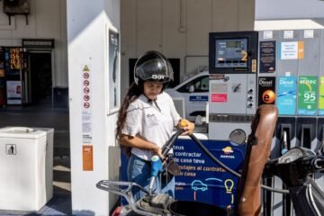 El precio de la gasolina marca mínimos anuales