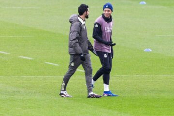 El plan desesperado de Arbeloa, un escudo para buscar la reacción del vestuario del Madrid: «Sólo necesito a estos jugadores»