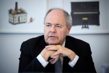 Dani Dayan, presidente del Centro de la Memoria del Holocausto Yad Vashem: «El antisemitismo es lo único que une a todos los extremistas»