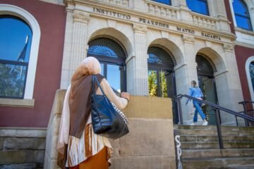 La justicia da la razón a una estudiante de La Rioja a la que su instituto prohibía llevar el velo islámico 