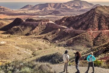 Cinco excursiones por el Cabo de Gata con un experto en geología: antiguos volcanes, yacimientos y una mirada a la fiebre del oro