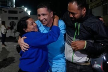 El chavismo excarcela a 17 presos políticos apremiado por la presión de sus familiares y el retraso en la amnistía
