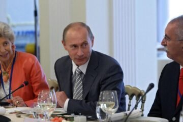 El personal recorrido de Carrère por la historia de Rusia a través de su enigmática madre