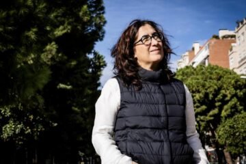 Lola Gulias: “Las vidas intensas nos dotan de creatividad, pero yo hubiera preferido un poco más de calma”