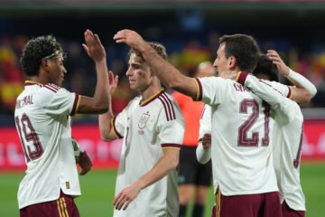 La España de los trileros despacha a Serbia y sonríe camino del Mundial