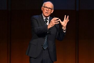 Richard Wrangham, antropólogo: «La eliminación de los hombres más agresivos nos volvió más pacíficos»