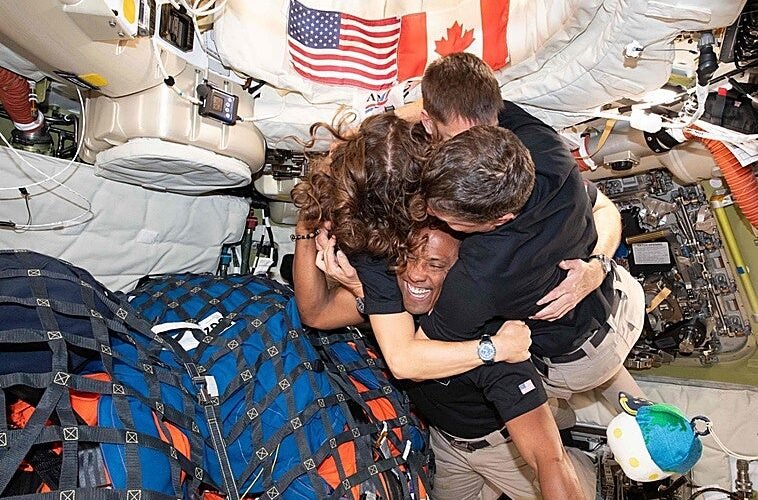 Ojos aplastados, ‘cara de luna llena’ y huesos de cristal: así trata el espacio a los astronautas de Artemis II