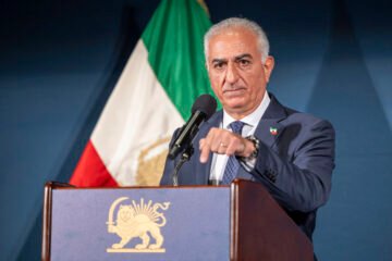 El hijo del sha pide «paciencia» a los iraníes mientras redobla sus esfuerzos para que Trump no deje de golpear al régimen de los ayatolás