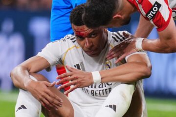 Arbeloa estalla contra los árbitros por el penalti no pitado sobre Mbappé: «Cuando viene bien entra el VAR, y cuando no, no entra»