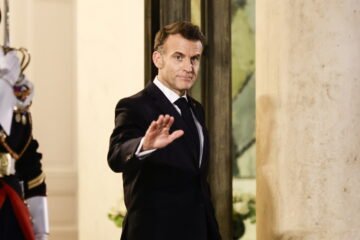 Macron y Starmer convocan una conferencia de «países no beligerantes» para reabrir el Estrecho de Ormuz