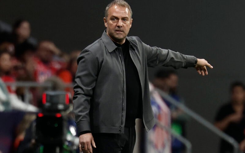 Hansi Flick cae en su propia trampa con la defensa adelantada