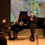 Orlinski: voz, prestancia y pop star appeal en el recital del Life Victoria