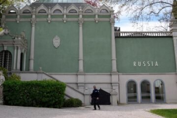 Dimite el jurado de la Bienal de Venecia en plena crisis por los pabellones de Israel y Rusia